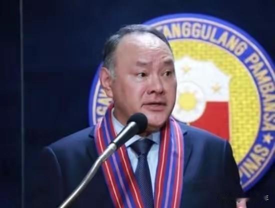 美日澳菲军演遭中方左右夹击，菲律宾急的破口大骂，白宫却一反常态沉默！24日，