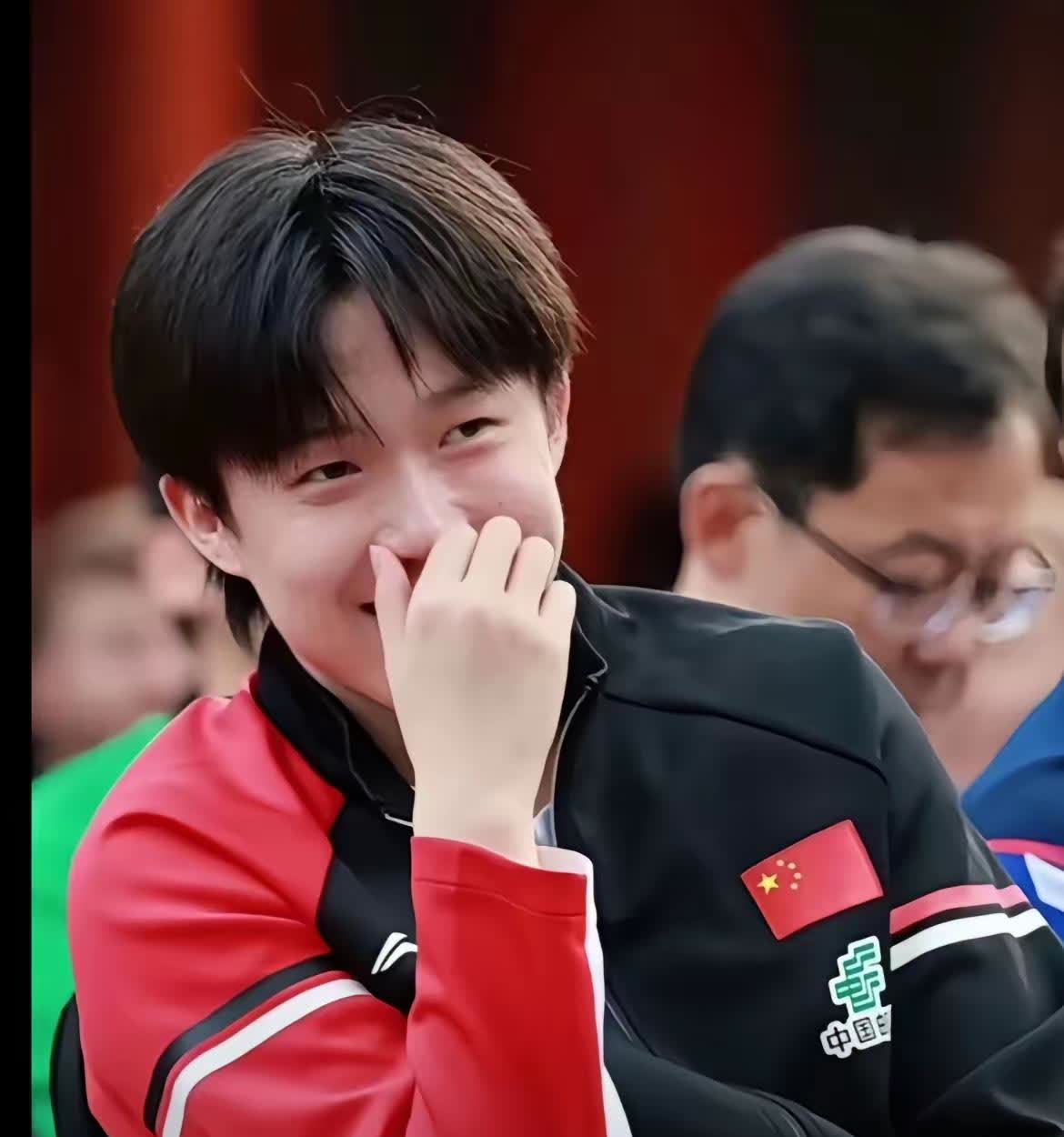 “我们可以彻夜长谈，可以谈宇宙，谈生活琐碎，唯独不能谈我们现在是什么关系，这太难