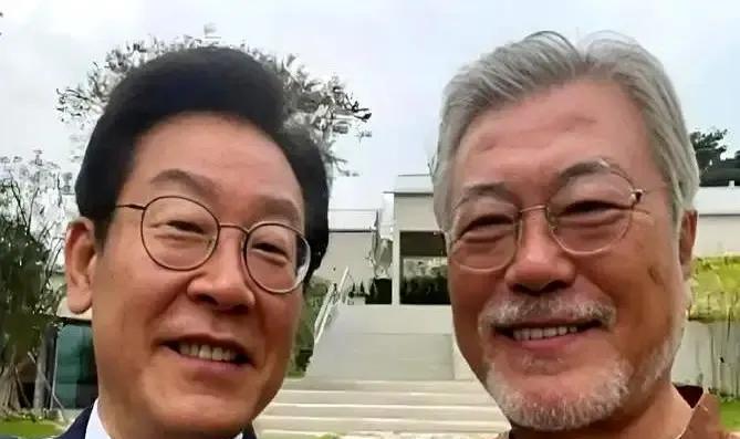 韩国总统选举投票过程已经结束！文在寅毫无悬念地选择站在了李在明阵营，如果不出意外