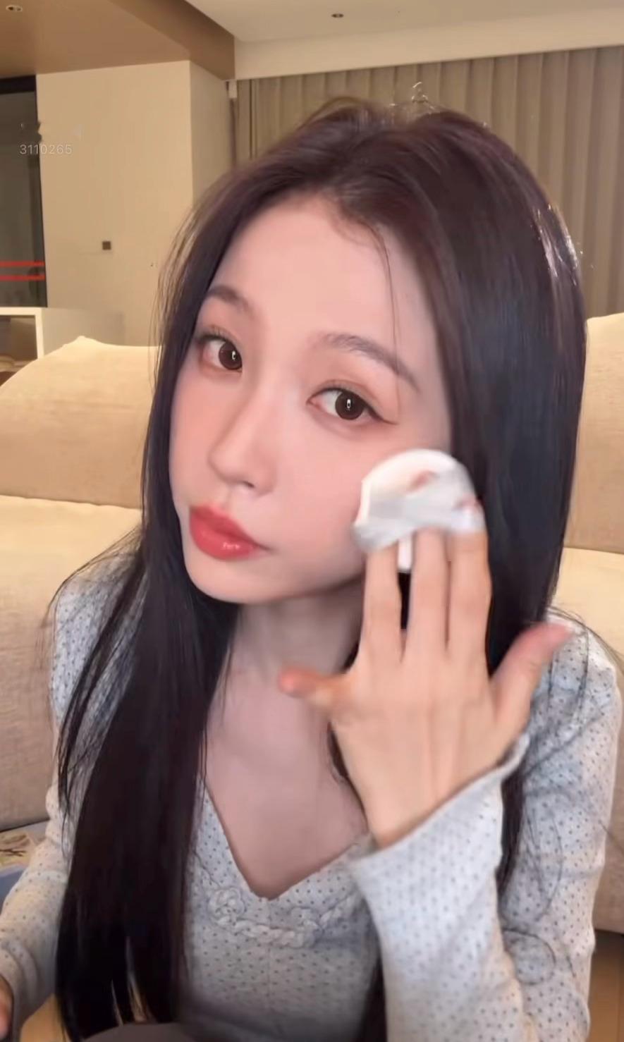 一模一样补妆可爱捏