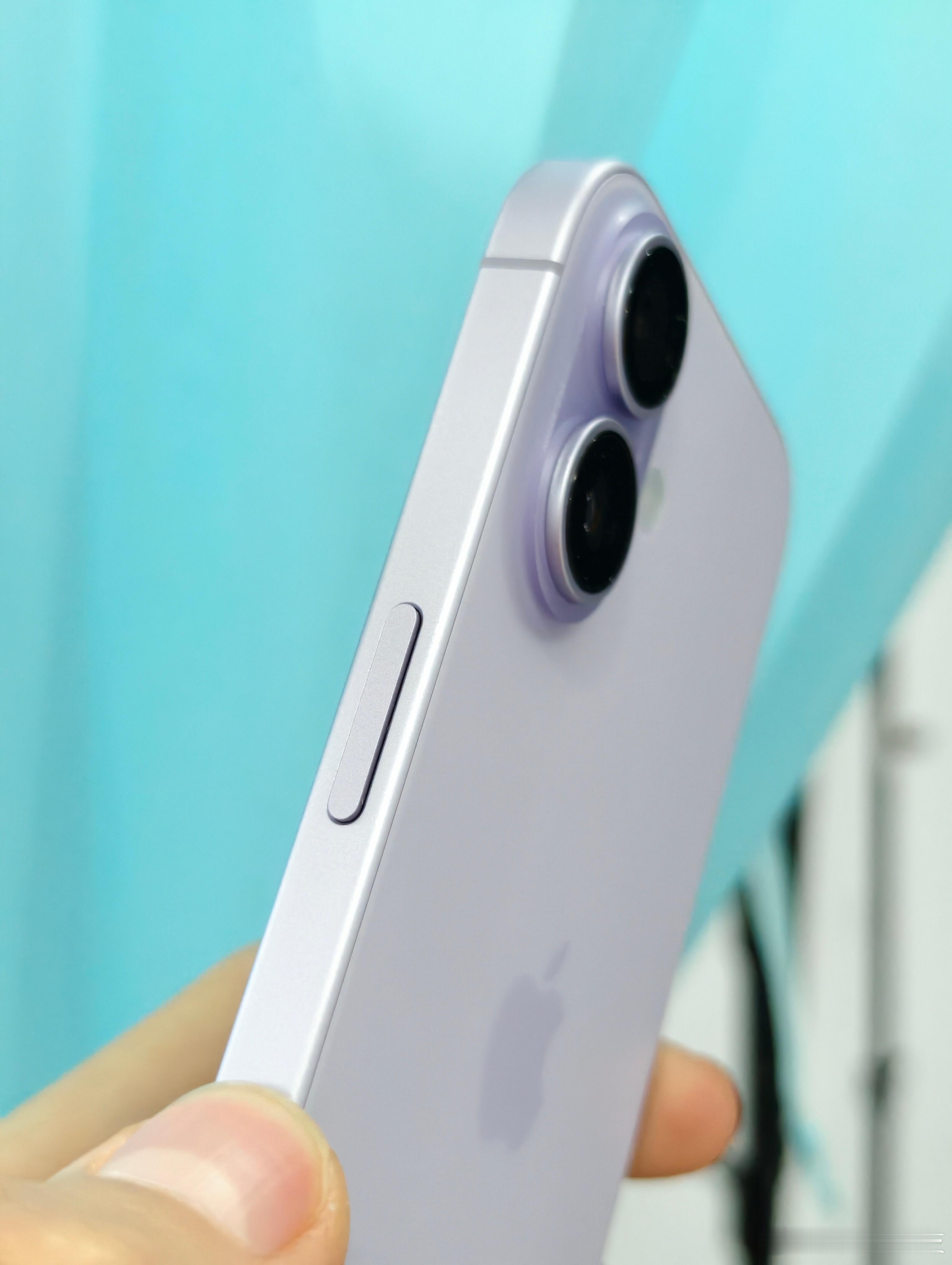 iPhone17系列销量在国内市场已经突破2200万台了，其中标准版也贡献了不