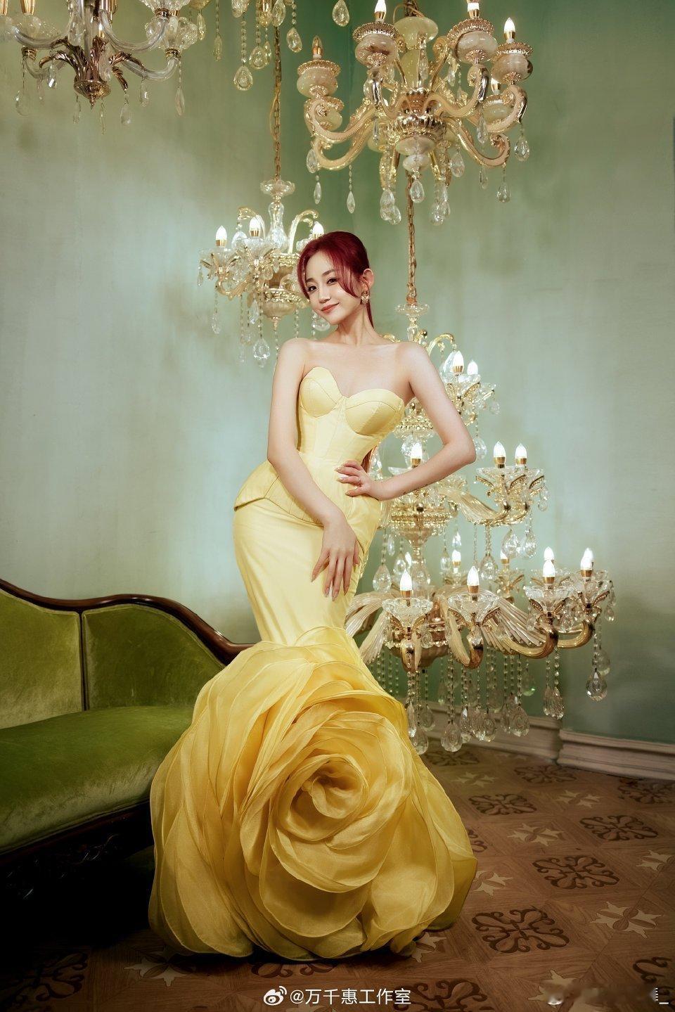 万千惠走国内红毯还是保守了戛纳红毯的明艳张扬vs尖叫之夜的低调温婉，姐的美貌不