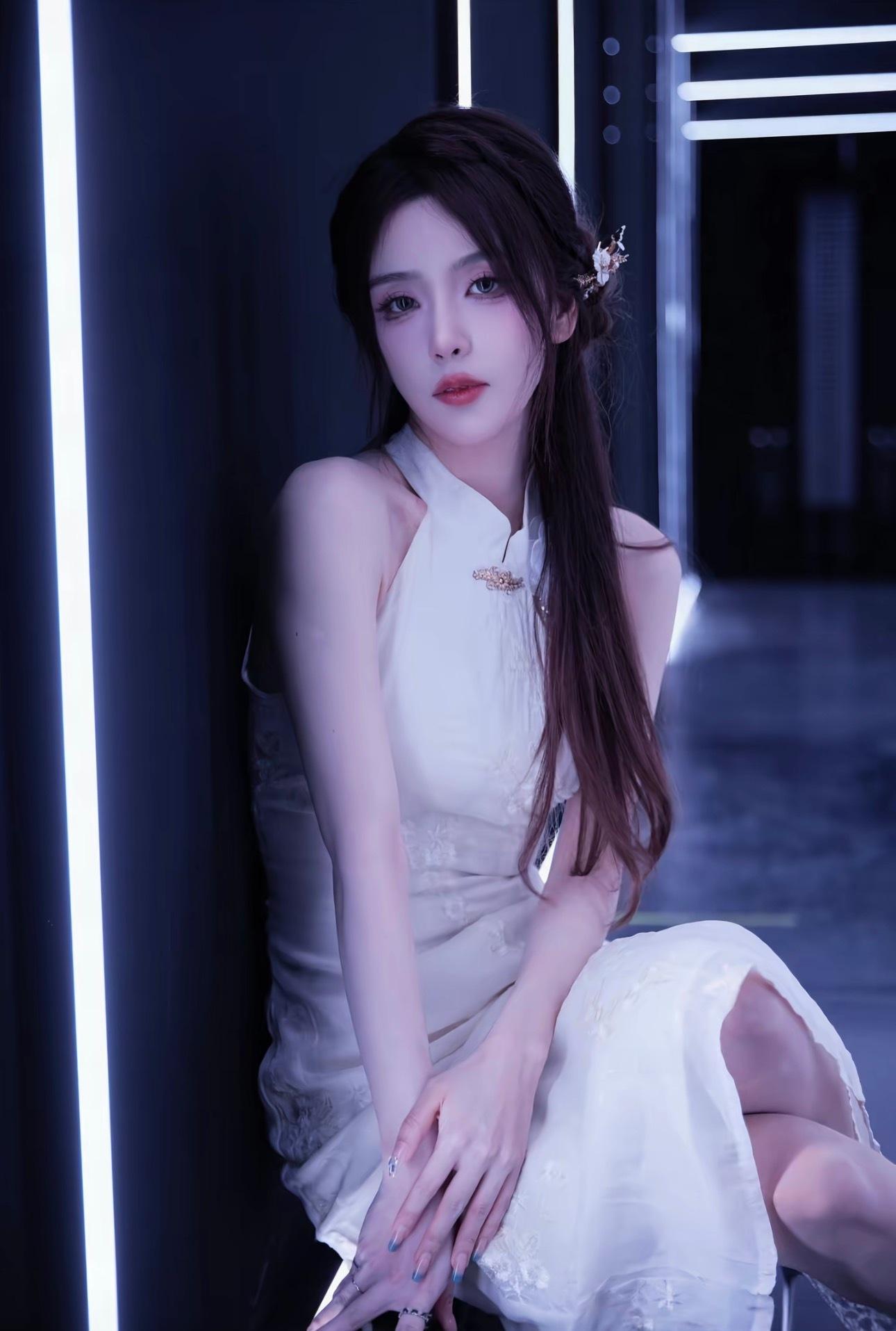 Rita穿旗袍真的太有感觉了不得不说，塔子姐的建模真是我心中完美长相英雄联盟S1