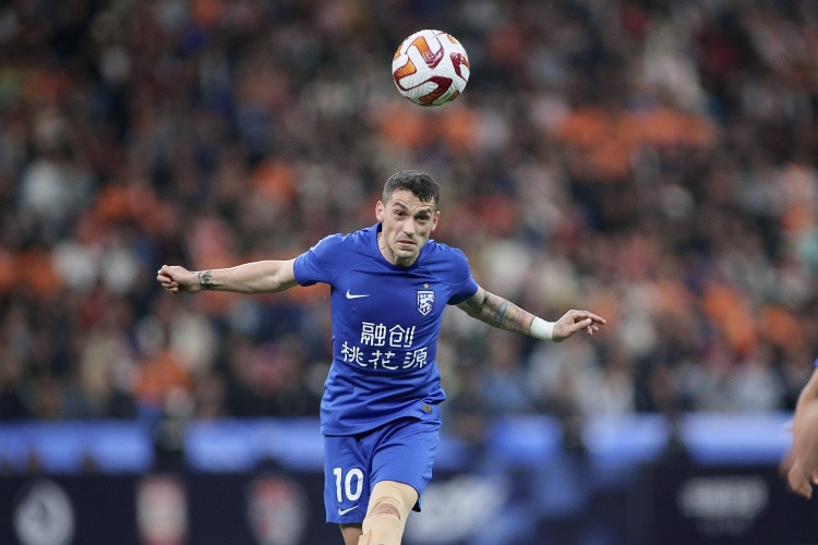 即将加盟大连英博? 博主: 前三镇外援斯坦丘明日抵达大连