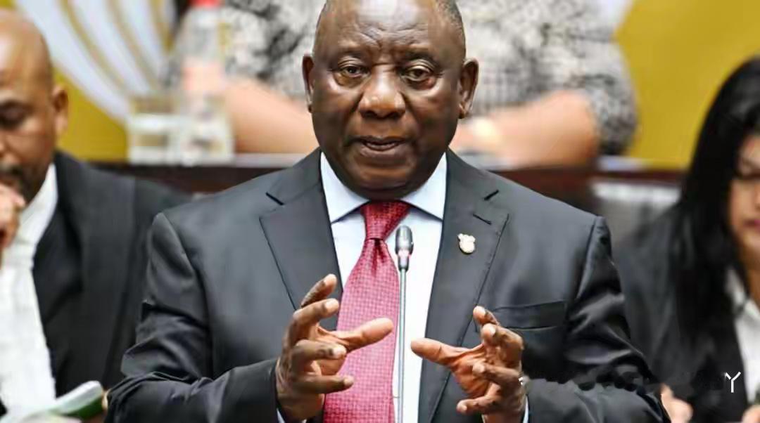 南非为啥非要跟以色列硬刚到底？其实不是冲动，而是历史、道义和法律都占理。南非当年