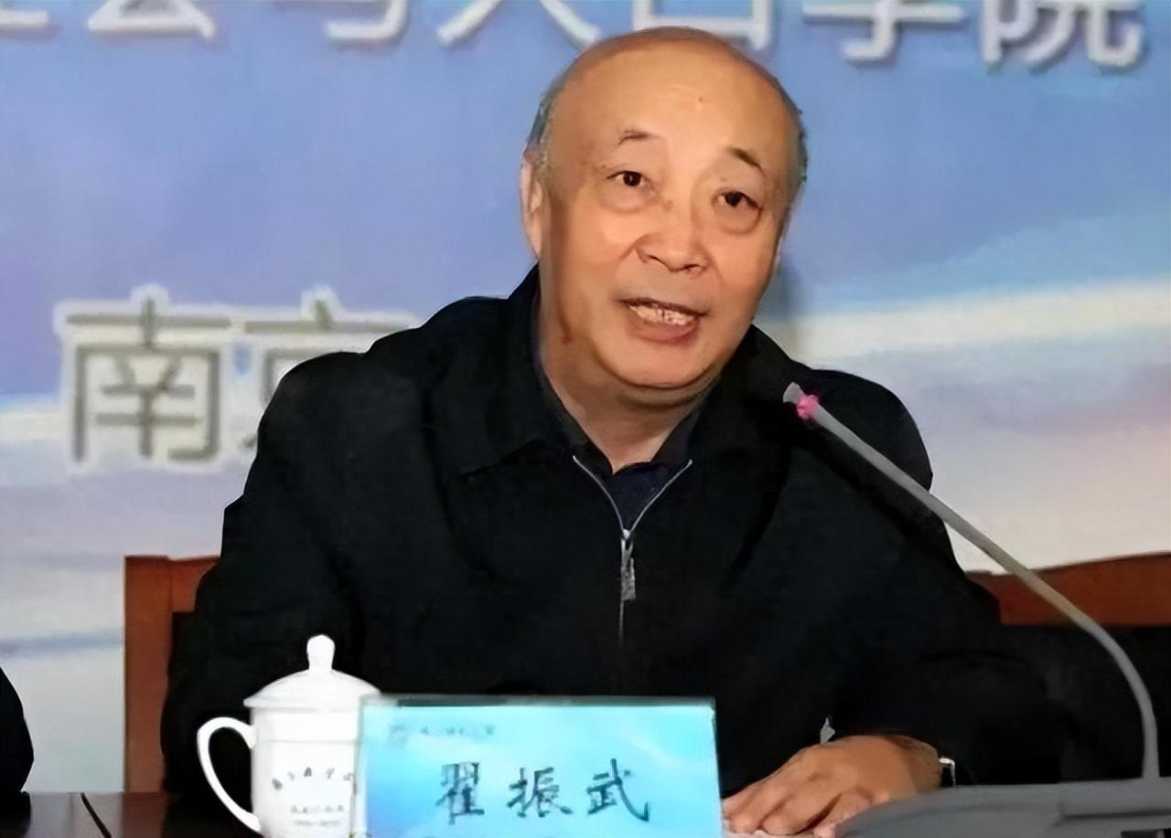 *打脸了？2015年全面二孩政策推出，国家卫生计生委测算显示，政策实施后最高年