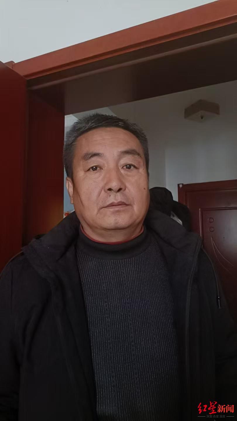 “太离奇了!”陕西一58岁男子与朋友聚餐，席间喝了半斤白酒，朋友见他反常提出送他