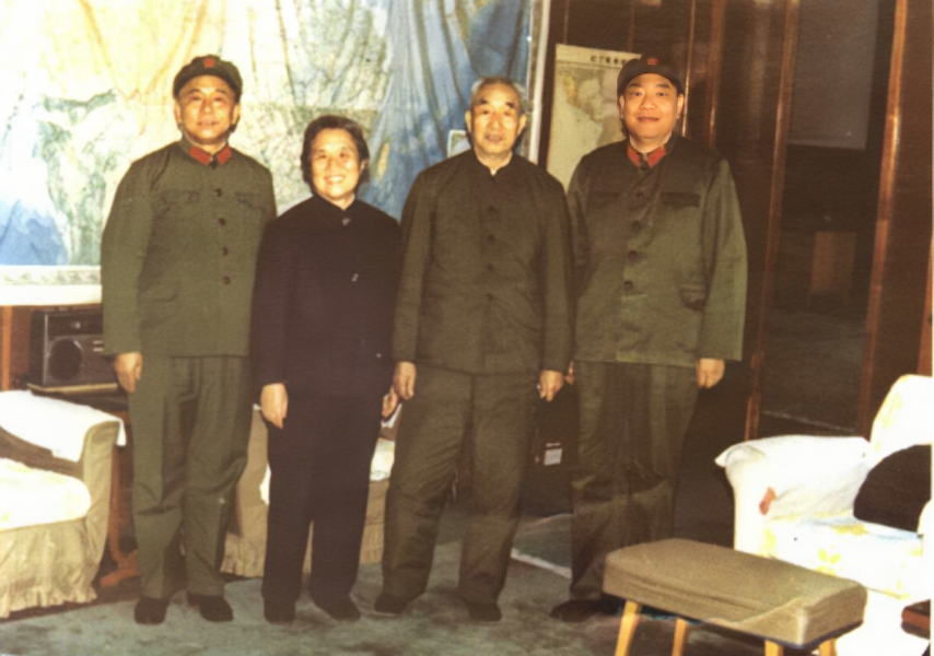 1979年，总政治部来人向徐向前汇报工作，说成都军区司令员拟任王诚汉少将。徐向前