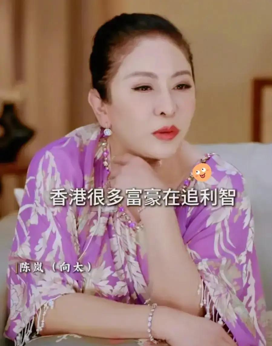 李连杰第一次拿到3000万港币片酬时，曾试探利智：“我们一人一半？”利智只回了两