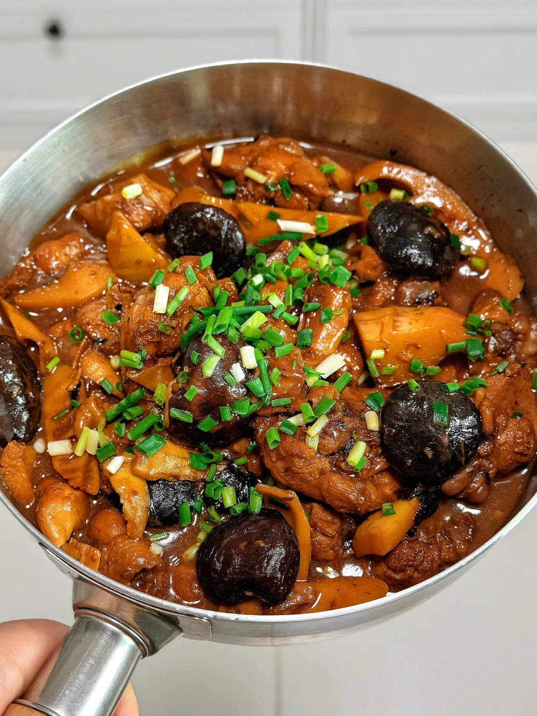 谁懂啊？春笋焖鸡吃一次爱一次！