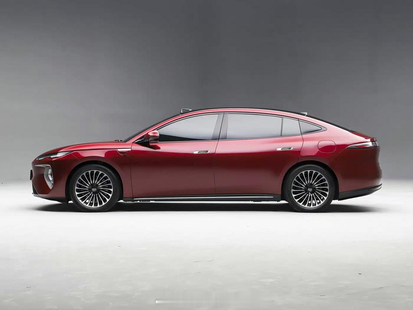 海豹08内饰全球首秀海豹08这个设计真的不错，一个大型轿车如何在海洋设计风格下