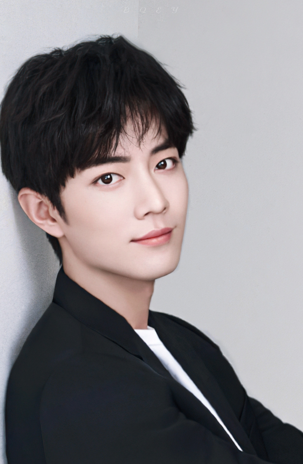 肖战超绝的西装战，超绝的大长腿！