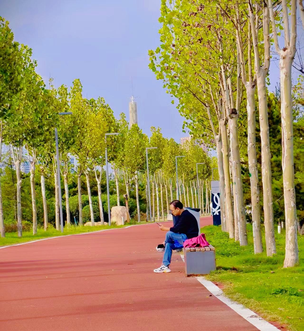 一段通透的话一位老中医说：“起居有常，食饮有节​。你的使命就是，别折腾自己的身体