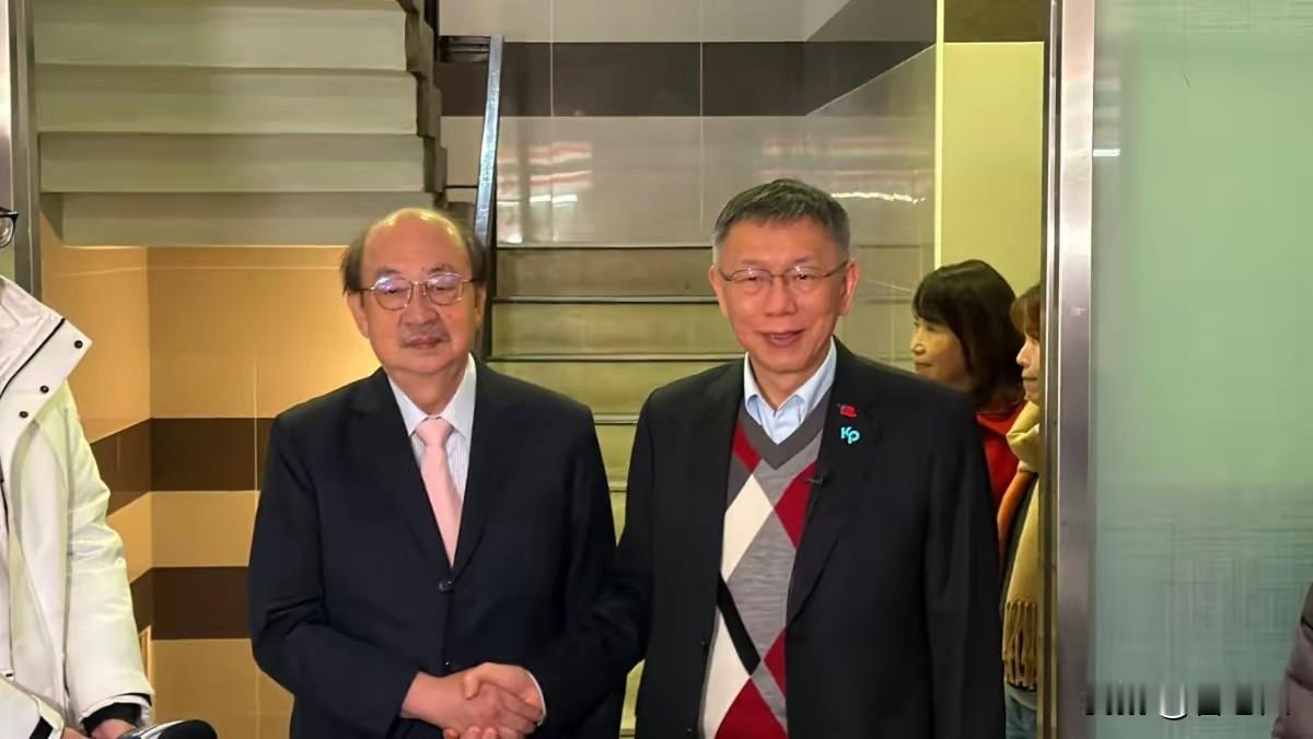 柯文哲元气恢复，正式投入民众党团工作。2026年1月1日，柯文哲选这个标志性的