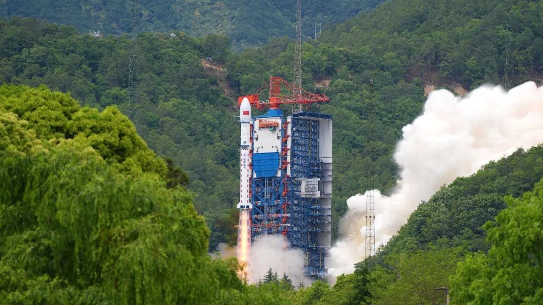 以发射庆祝中国🇨🇳航天日！【航天我国成功发射卫星互联网技术试验卫星】北京时