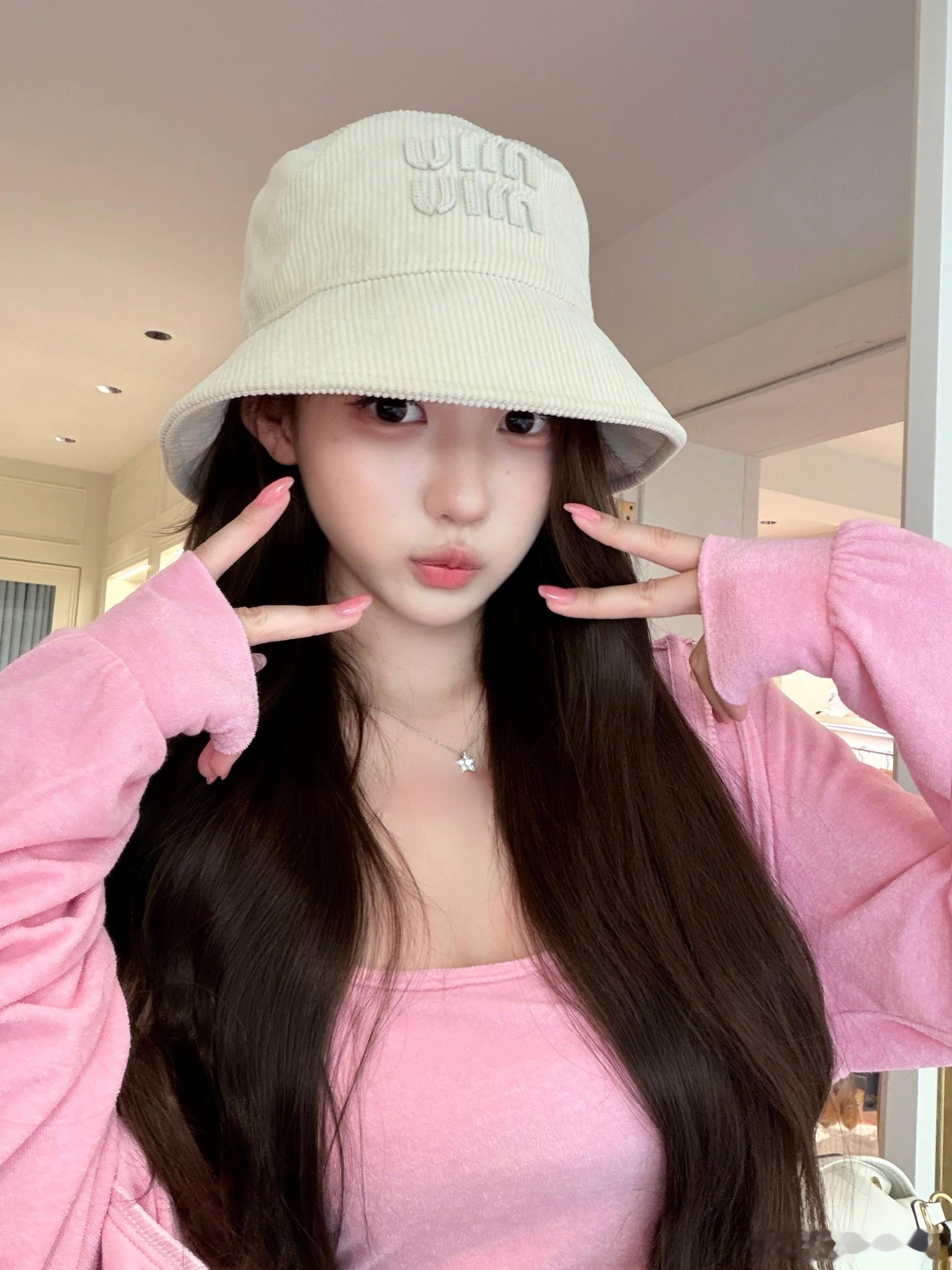 爱也到了秋天≽^•༚•🎀≼ฅootd生活手记