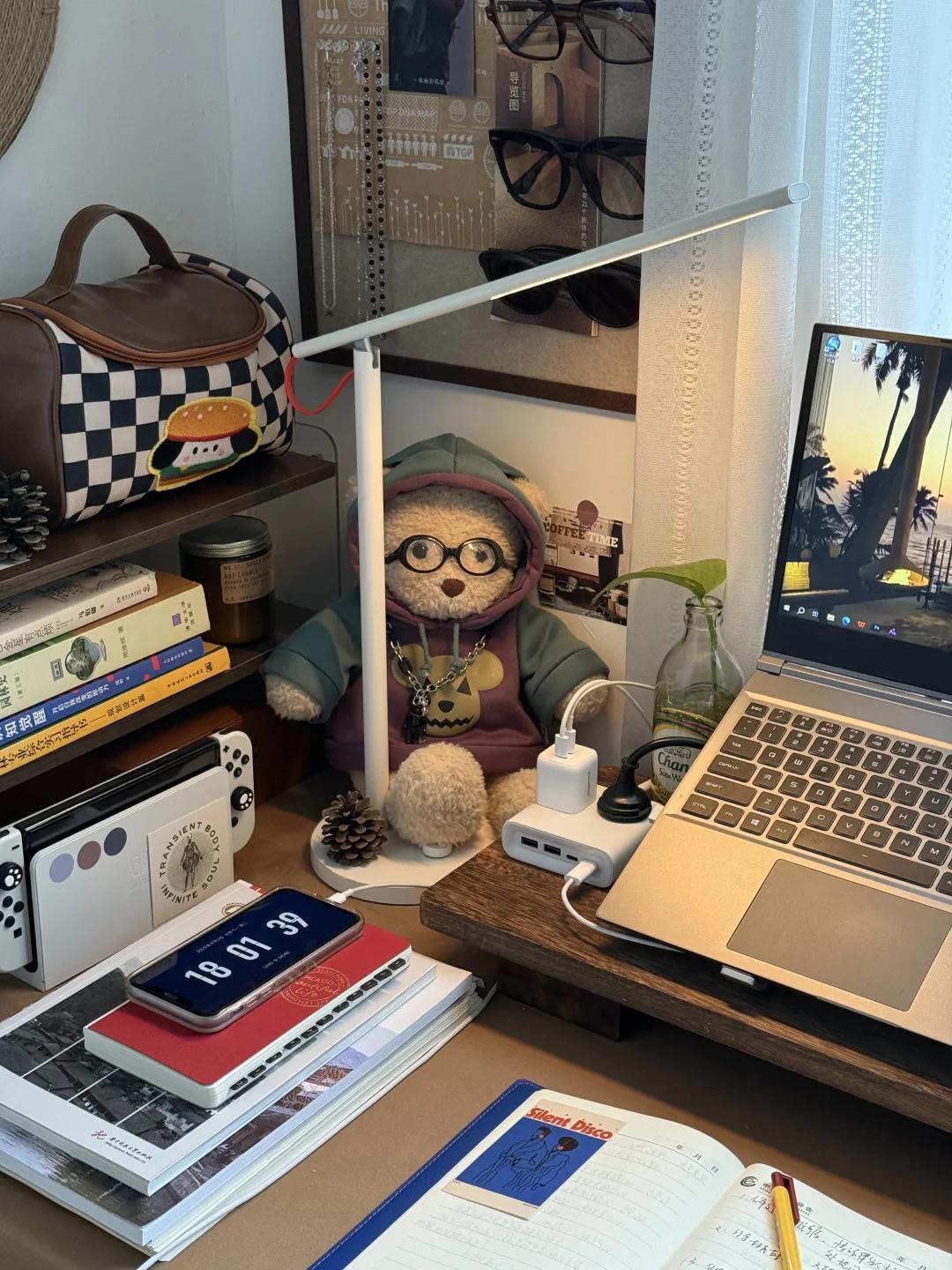 ENFJ的“乱中有序”书桌：东西再多也不乱，这3个秘诀太实用了！都说ENFJ