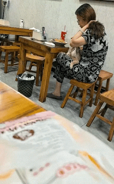 真是她的好大儿啊，真当儿子养了[捂脸哭]