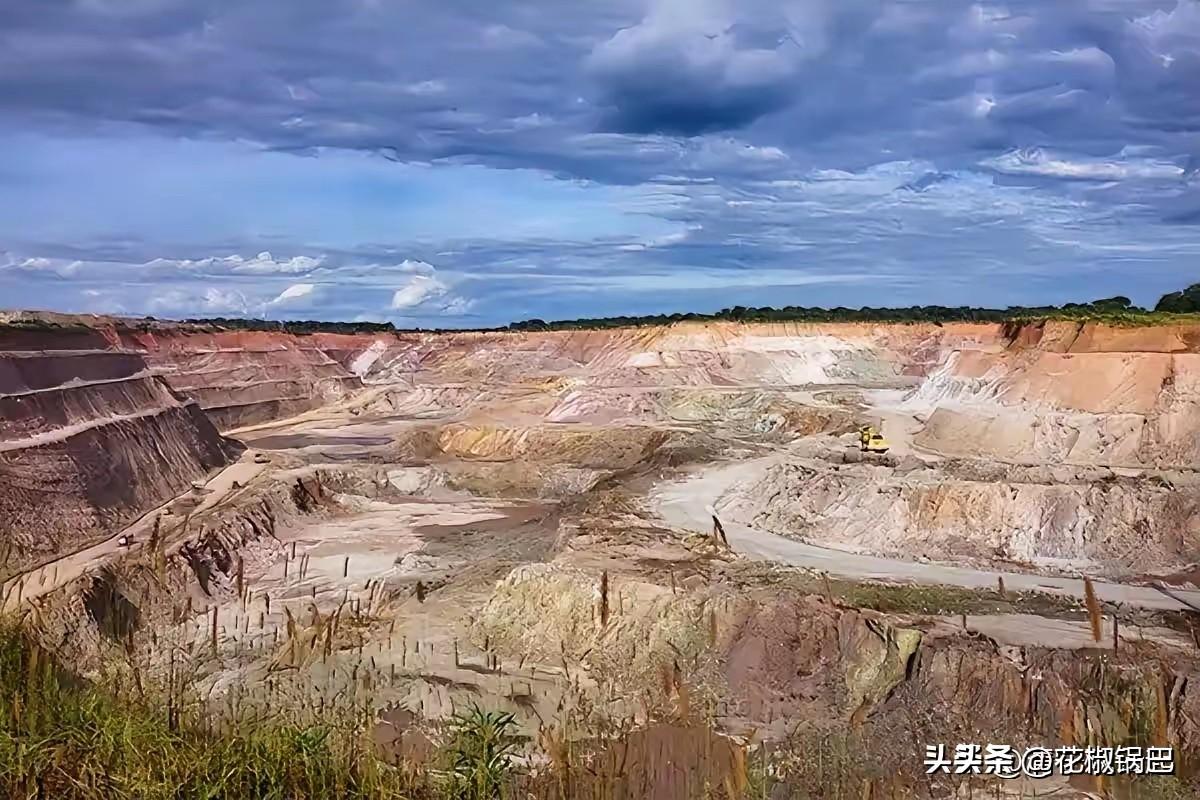 赞比亚这波操作，真是把“两头吃”玩明白了。年初刚下禁令，铬矿、锰矿原矿一律不