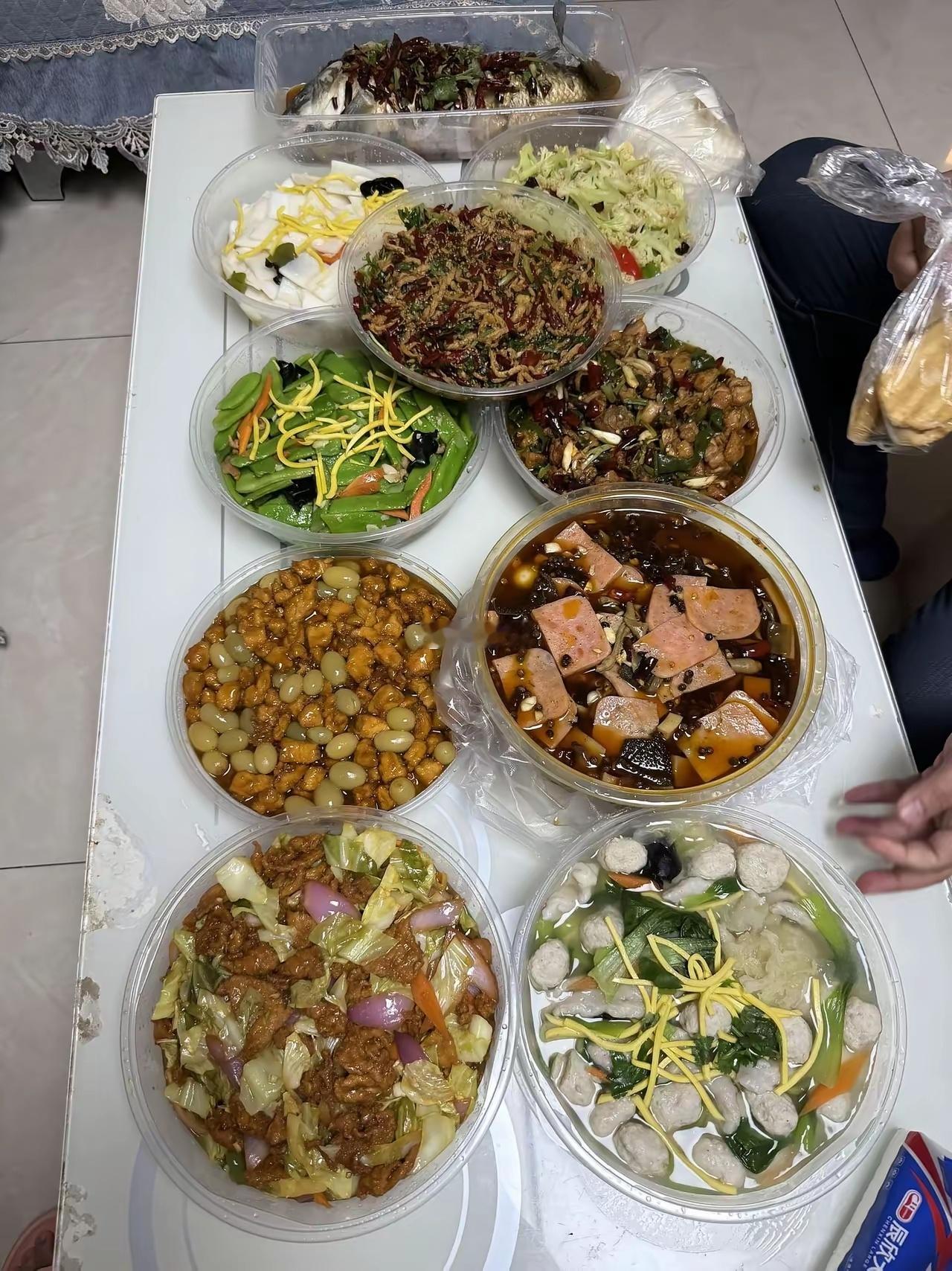 这十个菜296贵吗。