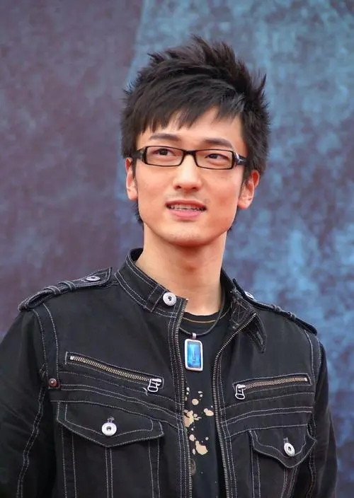 失业11个月后，王传君说：“我最穷的时候，卡里面只剩下100万，看到7位数的余额