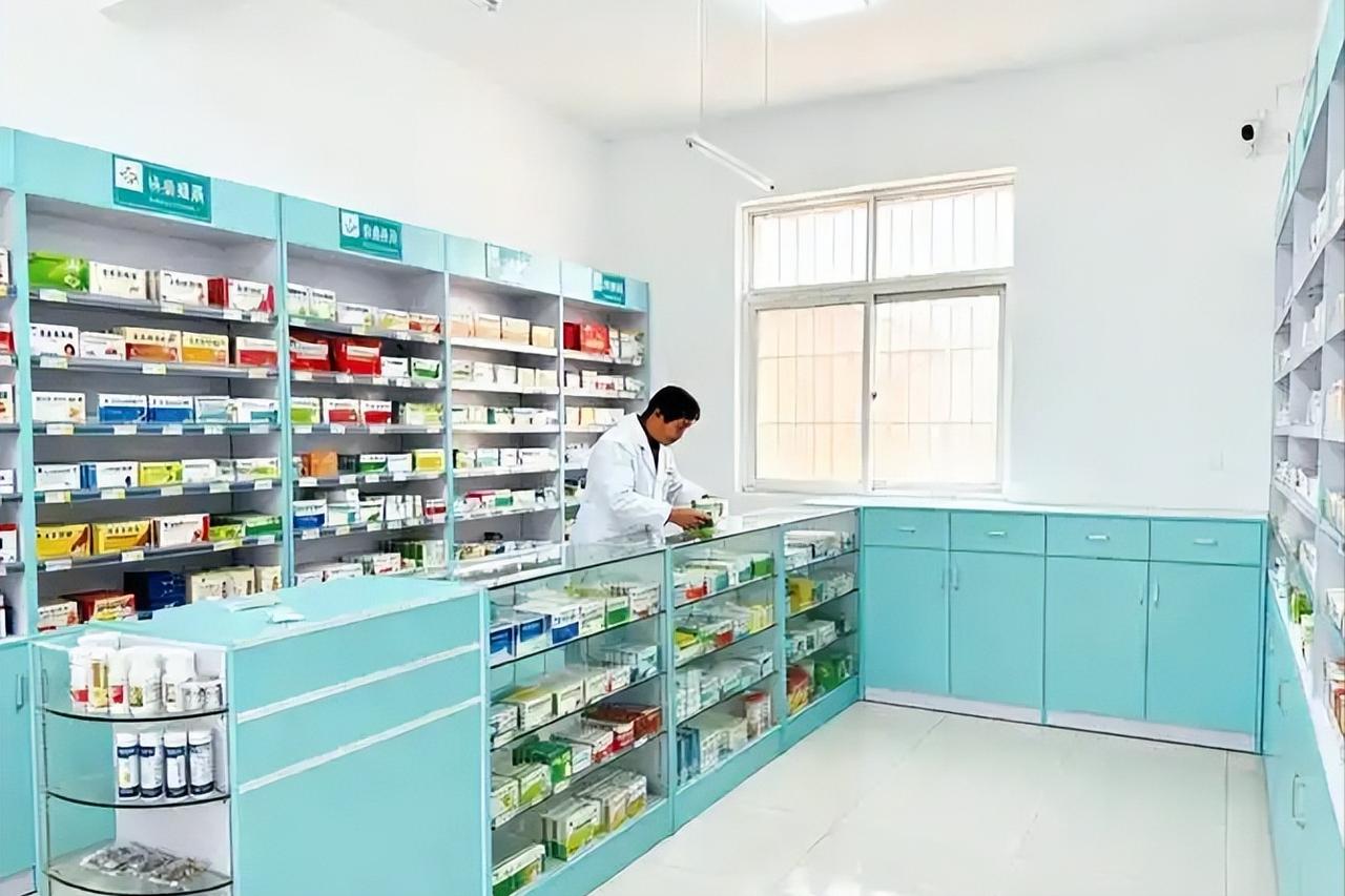 6月1号，全国所有药店都像脚底下踩了一层滚油，烫得人坐立不安。国家药监局下了死命