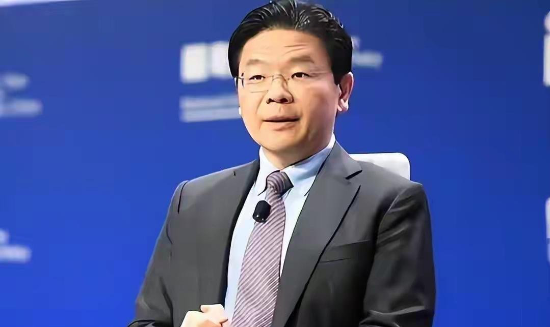 前脚新加坡总理黄循财呼吁中方放下恩怨，和日本实现和解，还要配合美国芯片管制，绝不