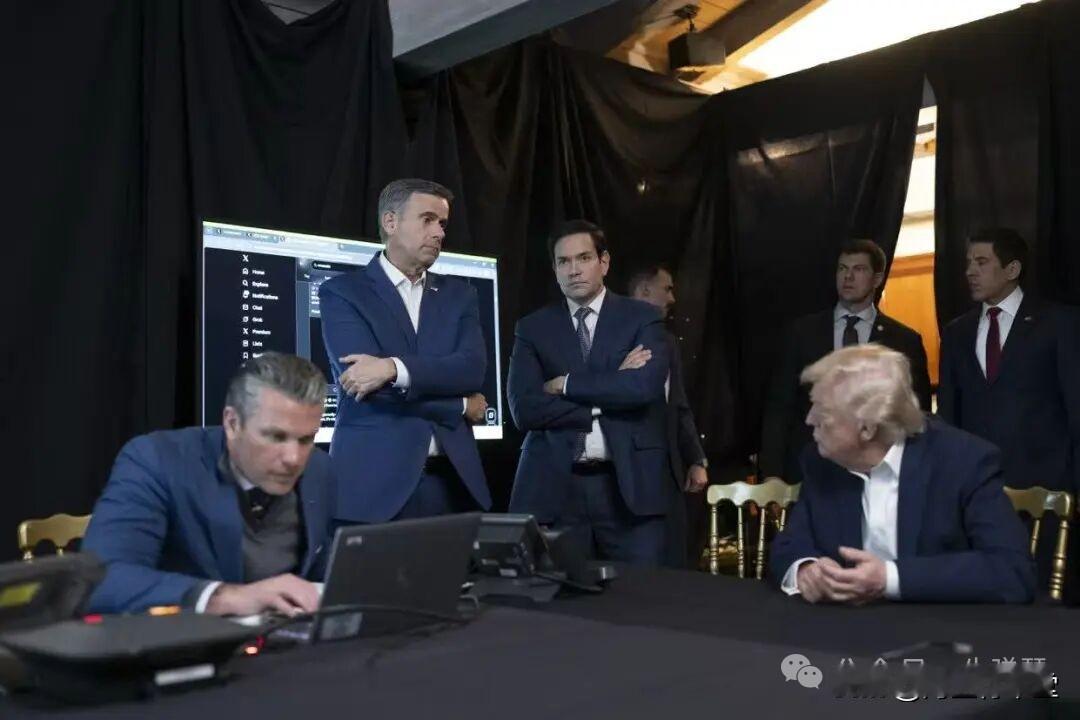 马杜罗：有内鬼出卖马杜罗被抓，居心叵测的美西方媒体联想他用的手机品牌。央视记