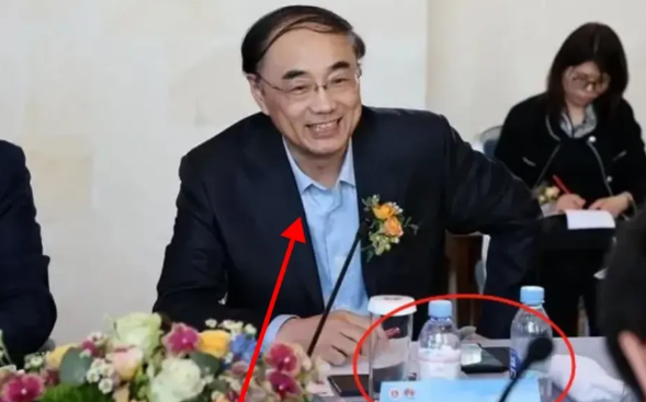 一觉醒来留学生不干了对学校的整顿留学生群体反应激烈几日几天，很多留学