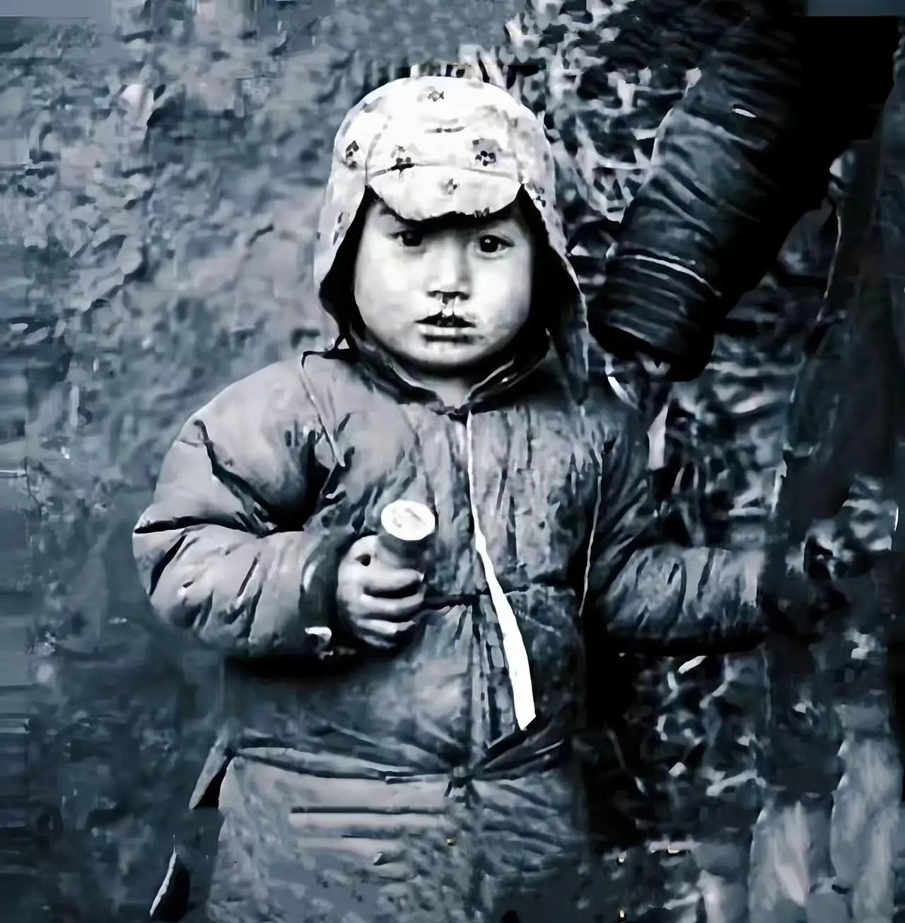 这是中国最小的抗日烈士：5岁的小金子生前最后一张照片，一直以来，官方都认为中国最