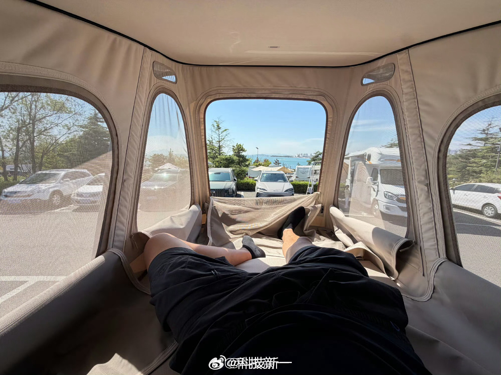 我们新能源车主，现在旅游都是睡车里，很多乐趣是住酒店的人体会不到的[doge]突
