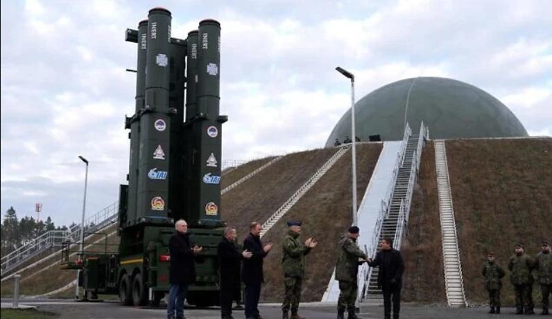 就在德国方面传出，德国军队要联合英国，法国军队一起进入格陵兰岛，阻止美国总统特朗