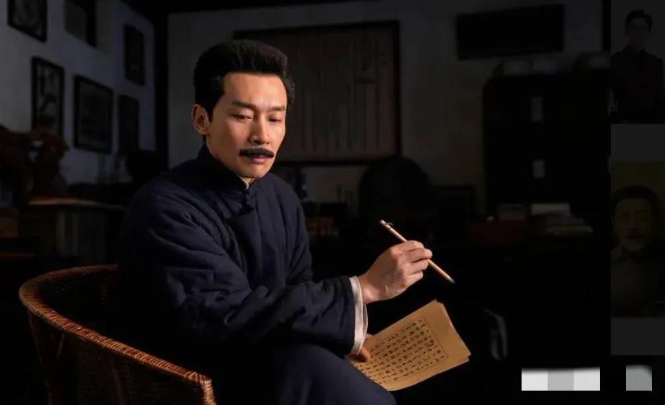 你说这事儿邪门不？中戏一个班出来的，靳东，陈思诚都火成啥样了，偏偏就他，一张你绝