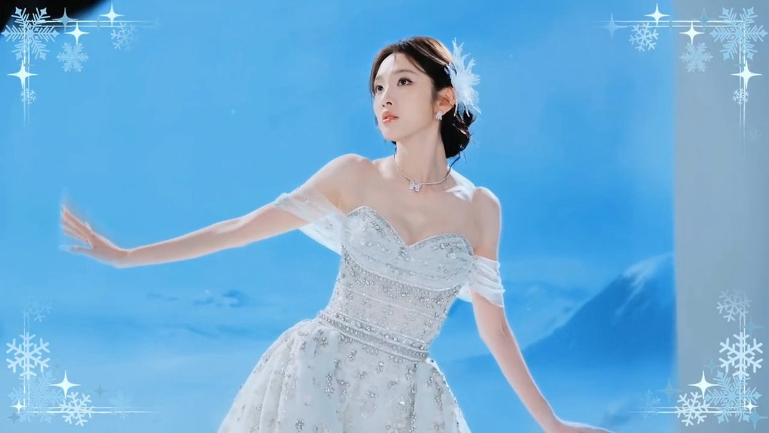 唐艺昕唐艺昕婚纱造型唱雪人唐艺昕婚纱造型唐艺昕这套婚纱造型，温柔得像冬天的第一场