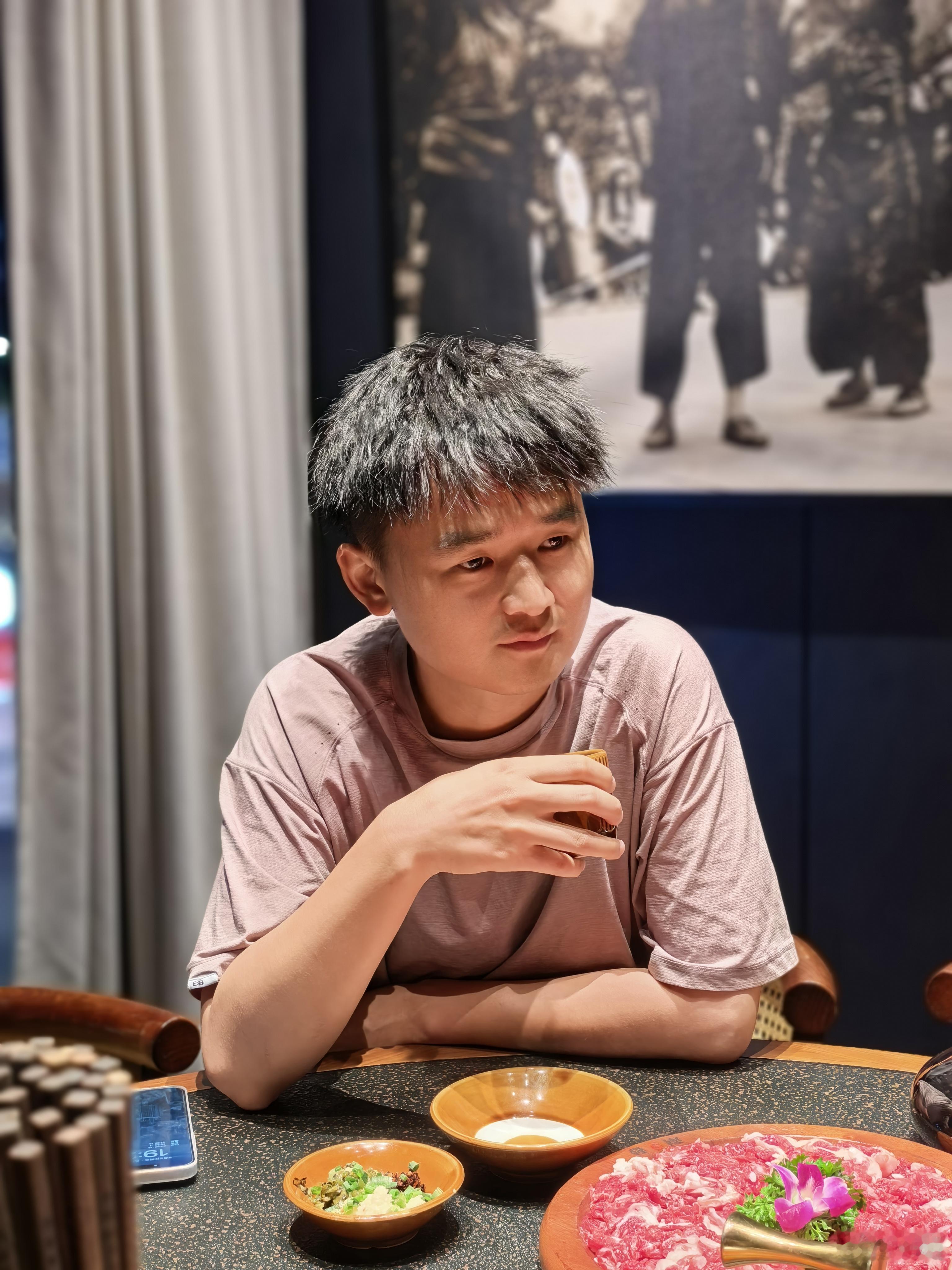 花646烫的发型，确实比以前帅多了[点赞]​​​