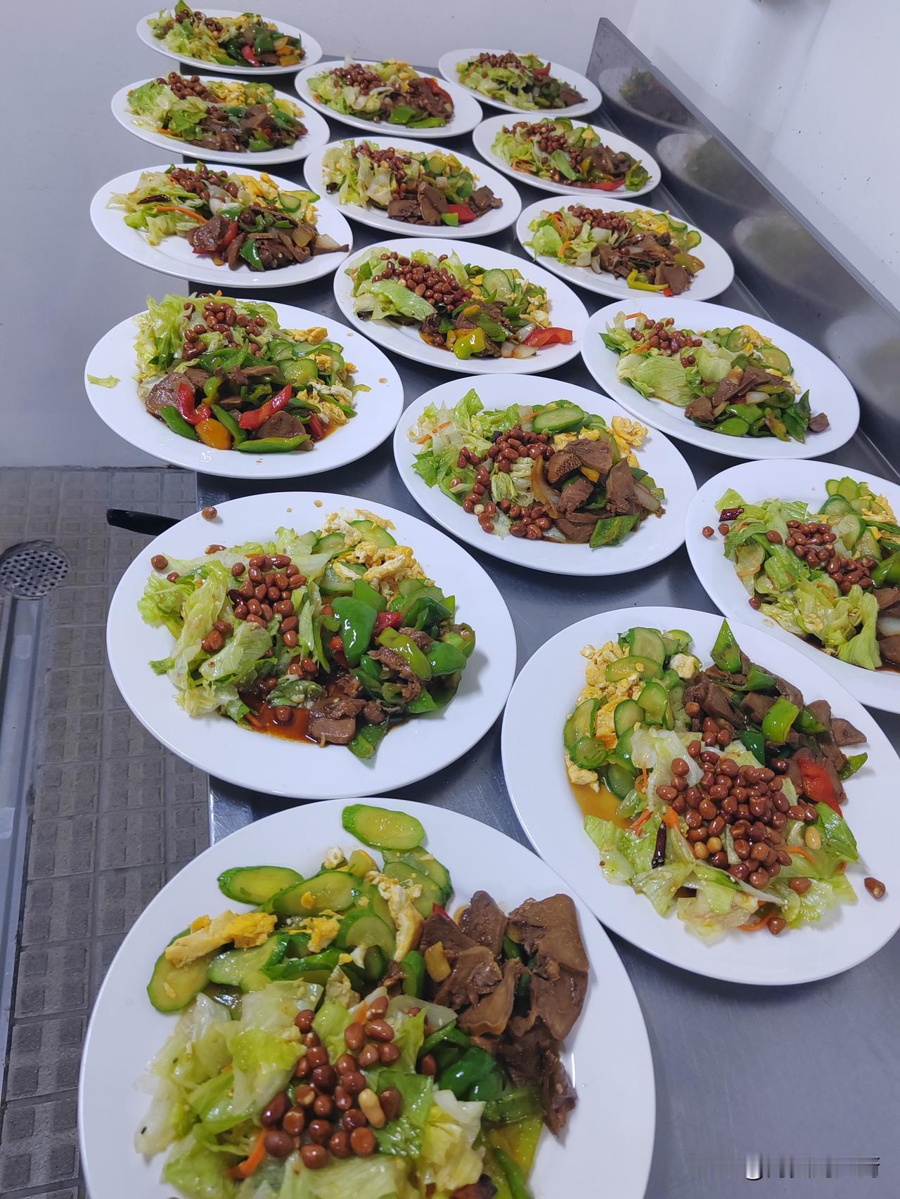 我现在干的这条船，以前是菲律宾人干的，现在公司有了新的调整，把这条船改为中国人干