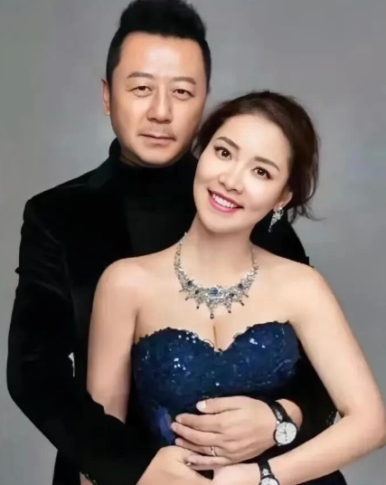 好养眼的一对明星夫妻，没有绯闻又踏踏实实的过日子