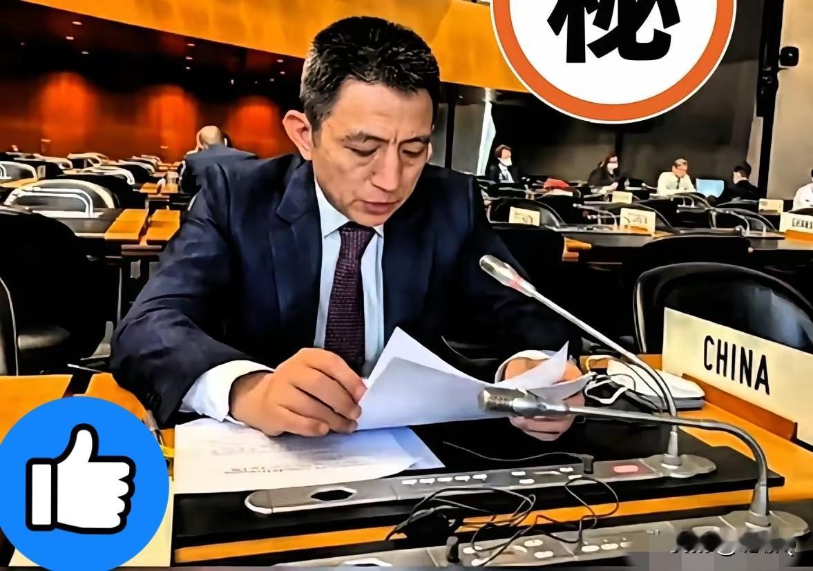 李成钢这下出名了！不仅中国，全世界人民都知道了，​因为他的英语。北大法律系毕