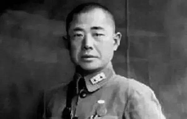 1944年6月，陈明仁率71军主攻龙陵，师长张绍勋面对日军反扑，越级打电话请示宋