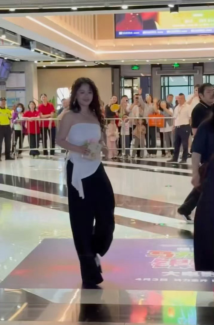 马思纯丰满是我的优势马思纯回应被说胖：“我现在很接受我的样子，我的丰满是我的优