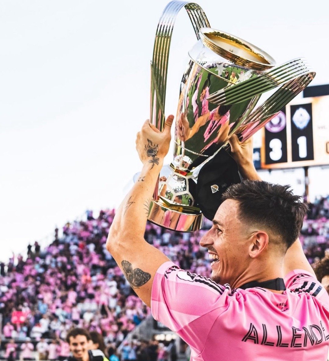 🚨罗马诺🇦🇷塔德奥·阿连德的未来谈判正在进行中，这位前锋在迈阿密国际度过了