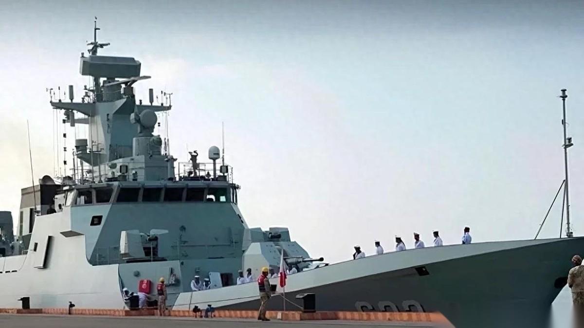 4月4日上午，柬埔寨云壤海军基地迎来史上最先进战舰，中国建造的056C型护卫舰正