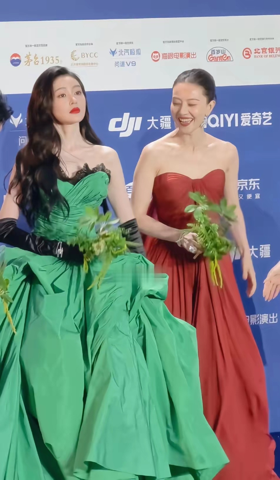 高圆圆还是更胜一筹，哪怕岁月沉淀，气质依旧很能打。