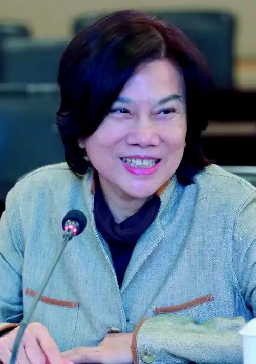 扎心了，透过现象看本质，格力办学背后的六个扎心现实！1、学历正在变成一张越来
