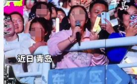 宝妈这个群体简直太可怕了！周杰伦青岛演唱会的点歌环节，一个宝妈被抽中麦克风，愣是