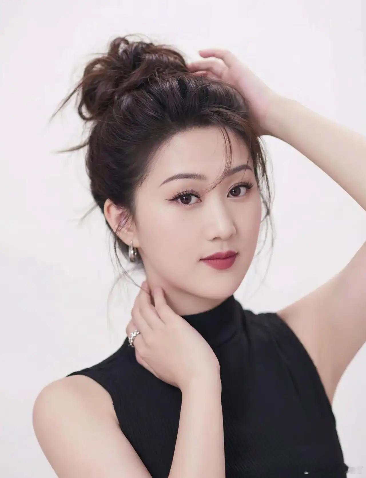 搞定一个女人的五种方法！一、嘴巴吃了蜜。二、手中有绝活。三、袋里钱够多。四、肾气