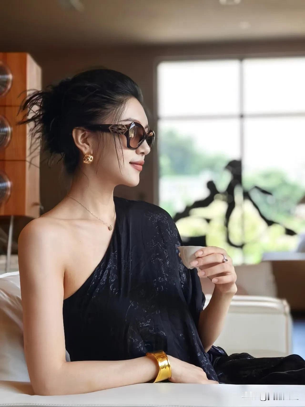 乌兰布统五彩山秋色