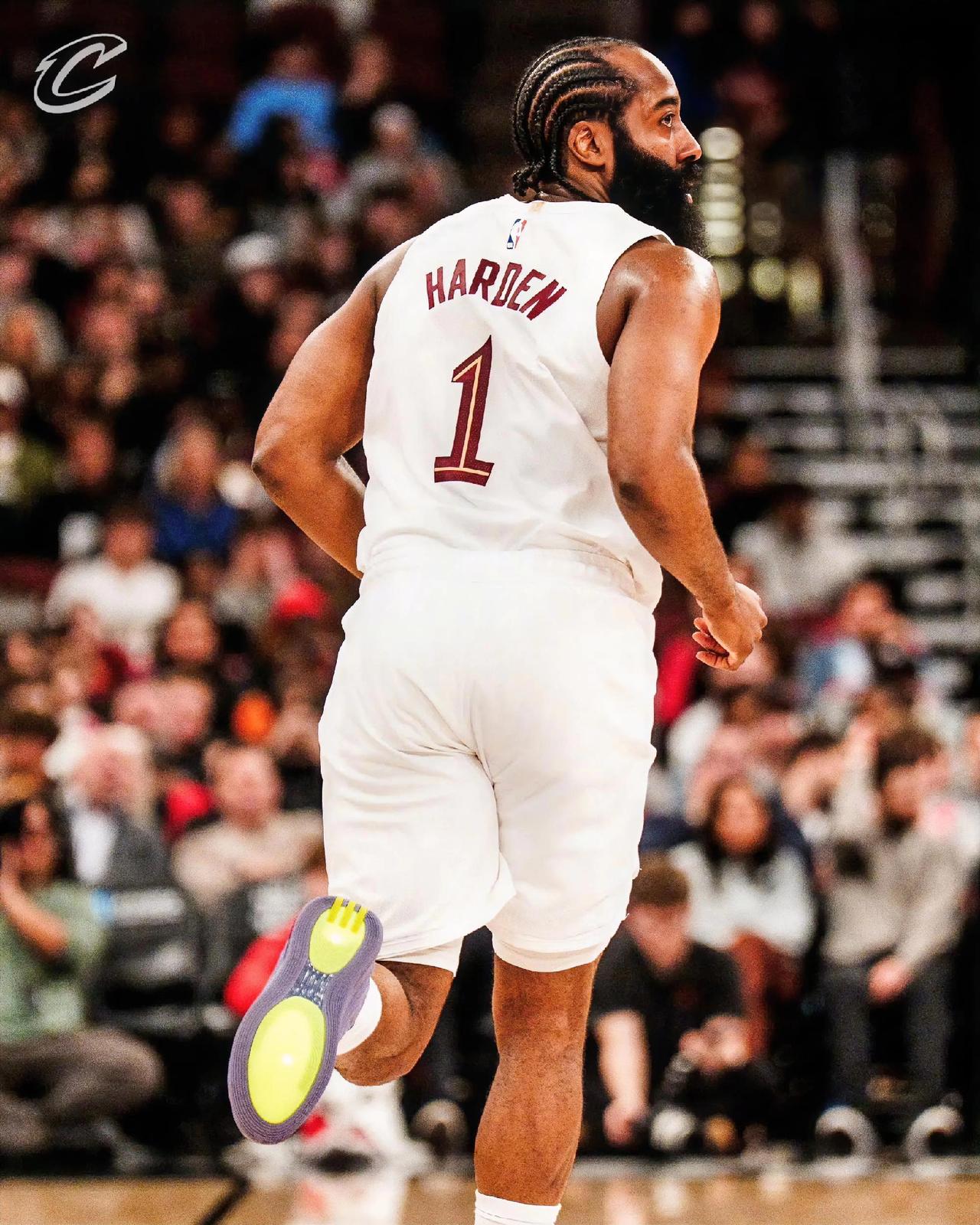 终究还是快船不适合哈登！看看哈登在快船和骑士的数据就懂了！！！本赛季代表快