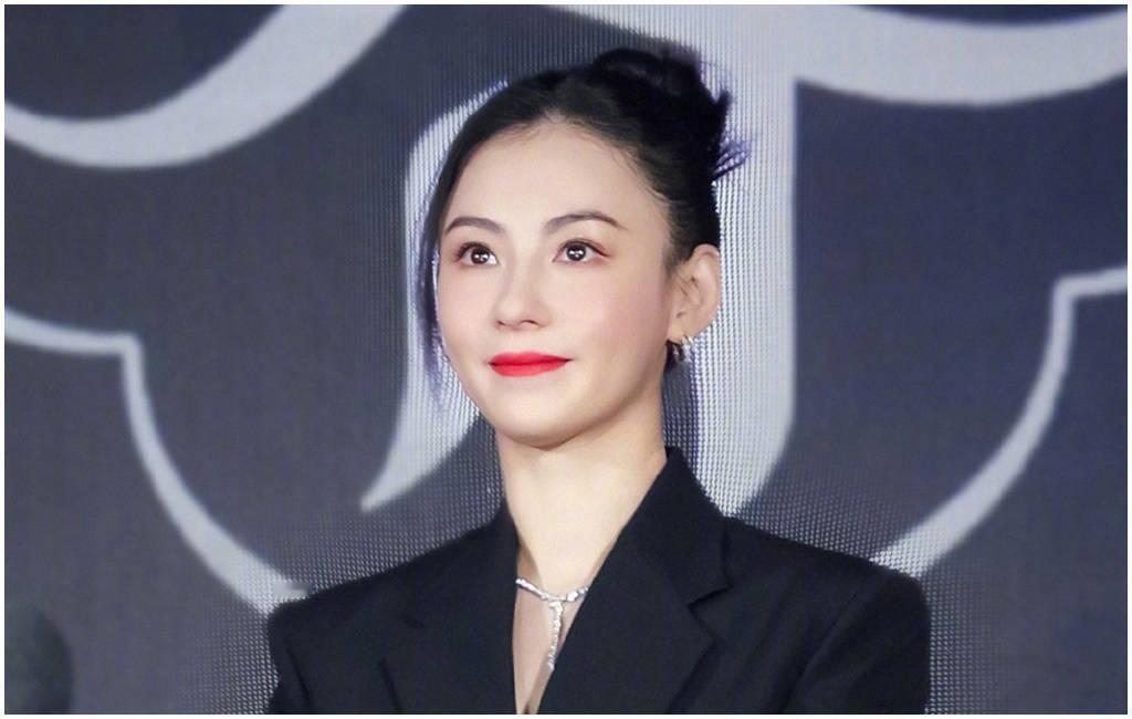上吐下泻浴室滑倒粉丝吓坏了45岁女星张柏芝，近日在IG限时动态里，曝光了自己