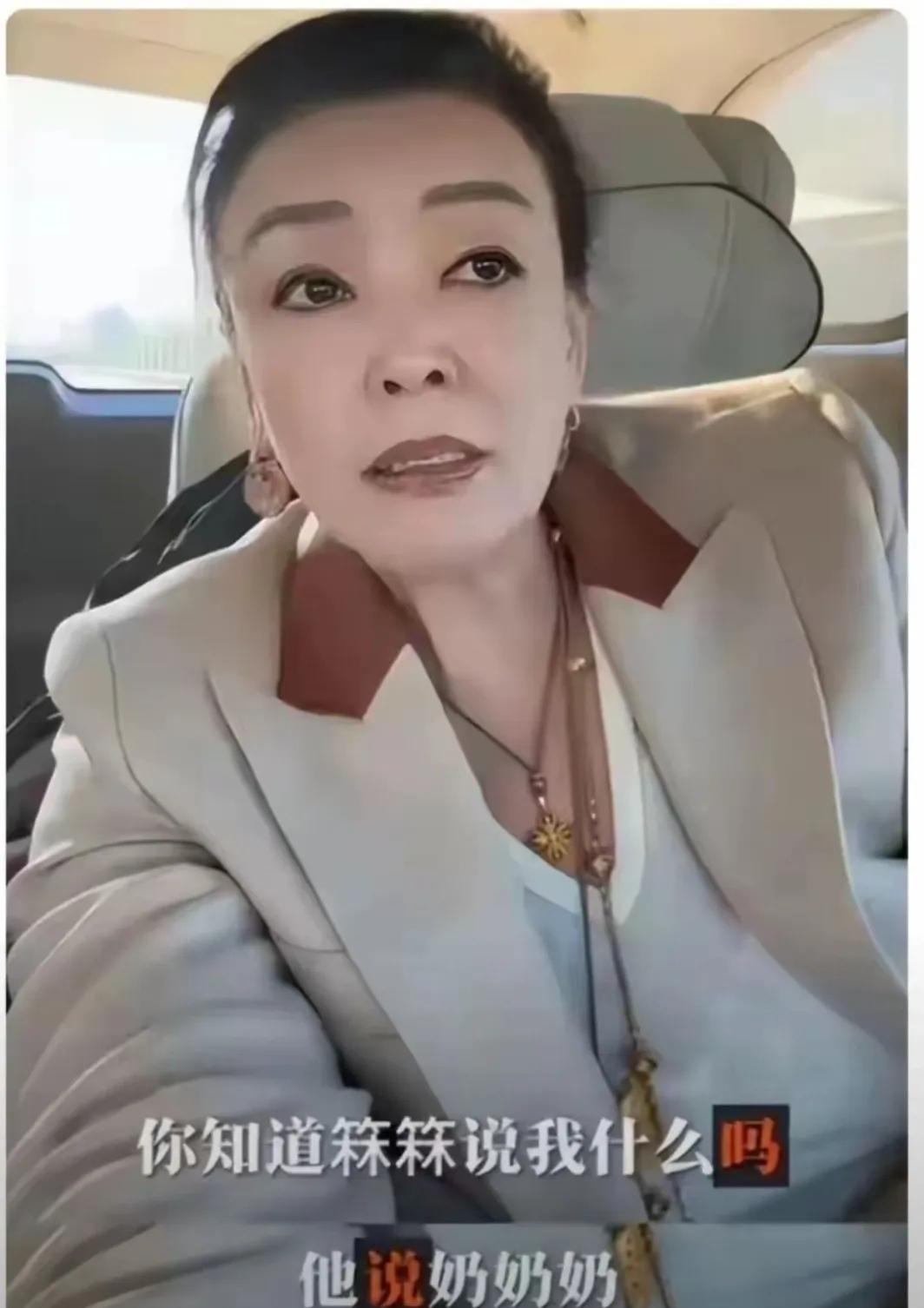 看张兰说孙子半夜悄悄看她睡没睡，心一下就揪紧了。那点年纪本该疯跑打闹，却懂事到安